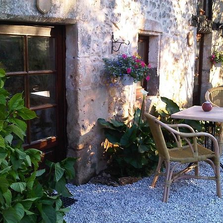 Gites Les Lignons Champniers  Exterior foto