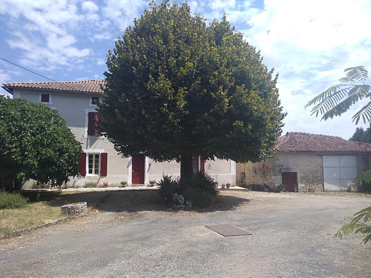 Gites Les Lignons Champniers  Exterior foto
