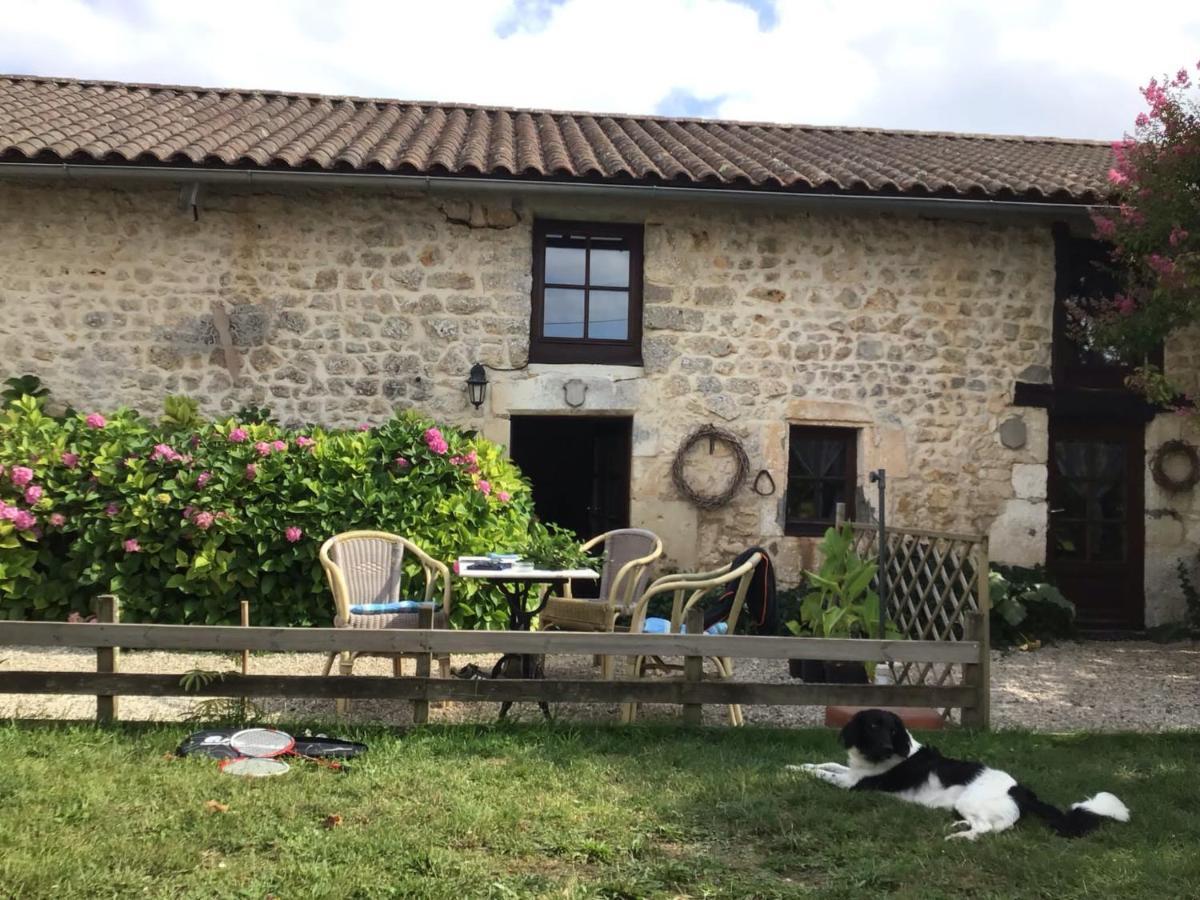 Gites Les Lignons Champniers  Exterior foto