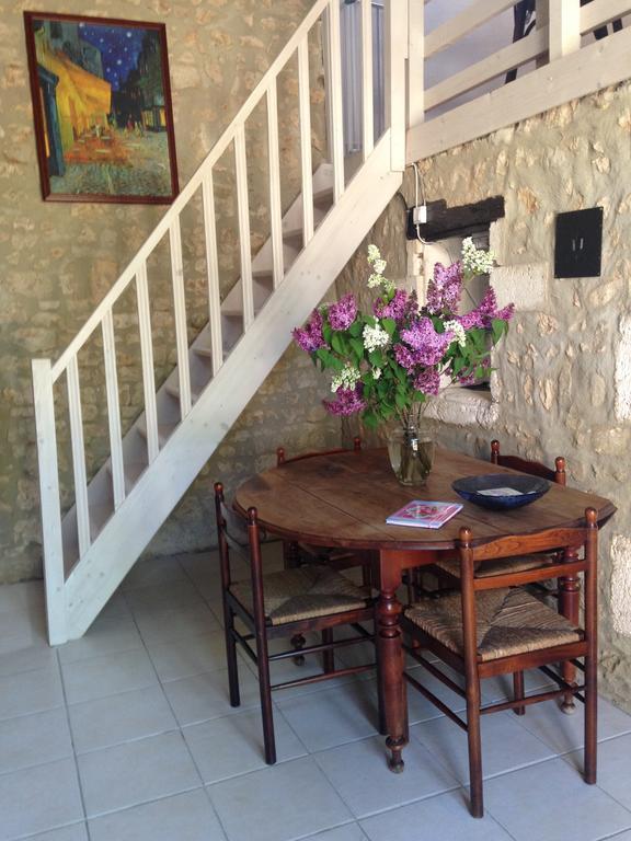 Gites Les Lignons Champniers  Habitación foto